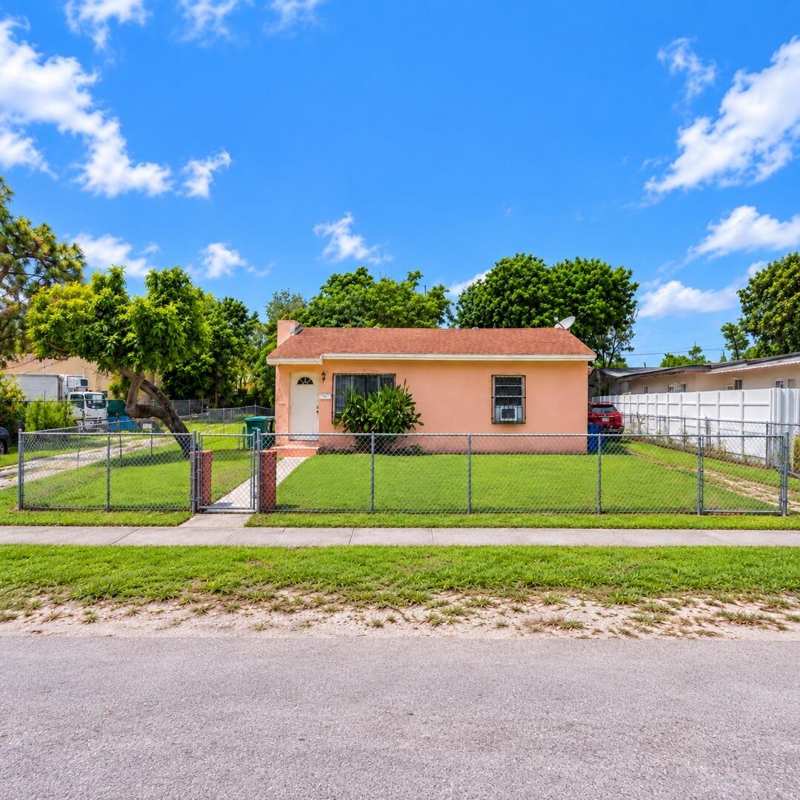 3 bedroom SingleFamilyResidence at 915 Rutland Street, Opa Locka Pl No 3, Opa Locka — photo 1