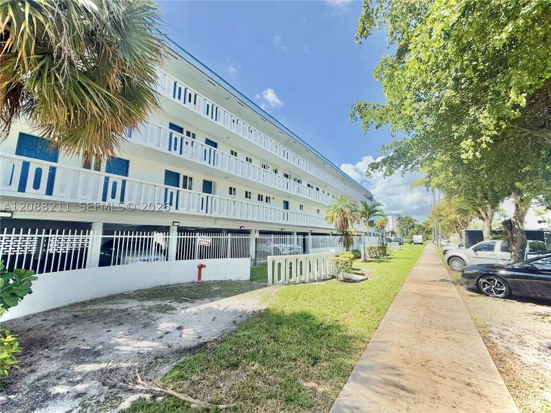 1 bedroom Condominium at 1150 NE 191st St 24, Riviera Condominium Apts, Miami — photo 1