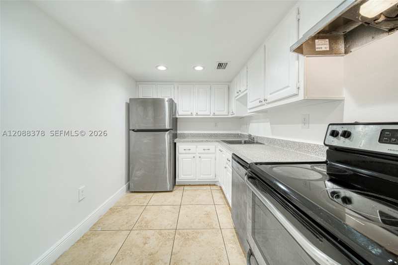 1 bedroom Condominium at 1805 Sans Souci Blvd 122, Bayview Palms Condo, North Miami — photo 1
