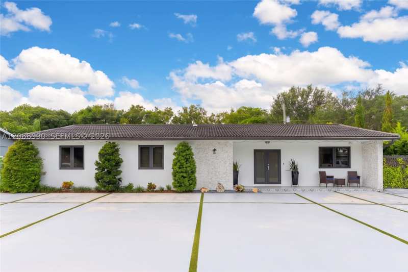 4 bedroom SingleFamilyResidence at 10010 SW 85th Ter, Heftler Homes Sunset Park, Miami — photo 1