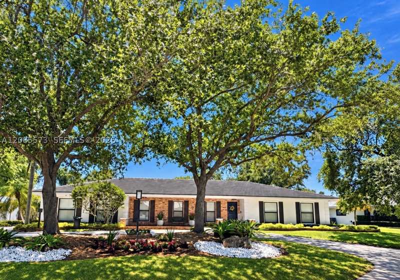 5 bedroom SingleFamilyResidence at 7440 SW 174th St, Cutler Hammock, Palmetto Bay — photo 1