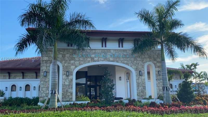 3 bedroom Villa at 10948 W 32nd Ln, Aquabella North Replat, Hialeah — photo 1