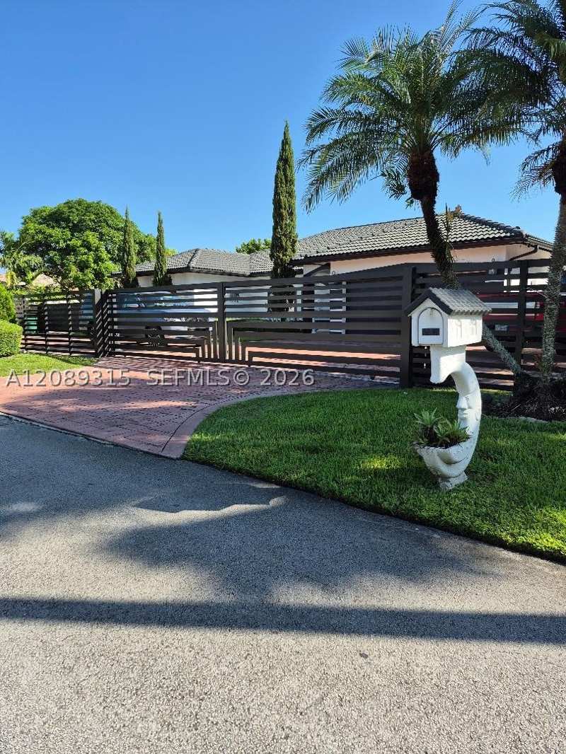 5 bedroom SingleFamilyResidence at 19431 SW 133rd Ave, Black Creek Estates, Miami — photo 1