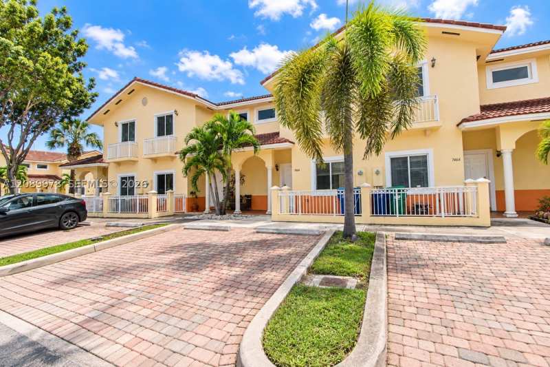 2 bedroom Townhouse at 7464 NW 180th St, Tuscan Lake Villas, Hialeah — photo 1