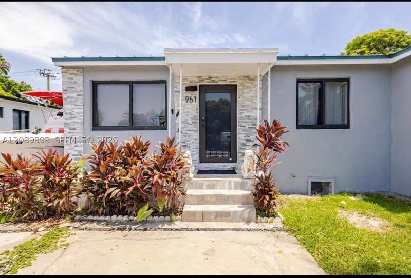 3 bedroom SingleFamilyResidence at 961 NE 155th Ter, Jillshar-Darrylcar, North Miami Beach — photo 1