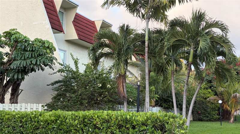 2 bedroom Condominium at 1655 NE 115th St 12B, Northgate Townhouse Condo, Miami — photo 1