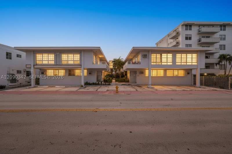 1 bedroom Condominium at 8010 Tatum Waterway Dr 5, Creek Club Condo No 2 Inc, Miami Beach — photo 1