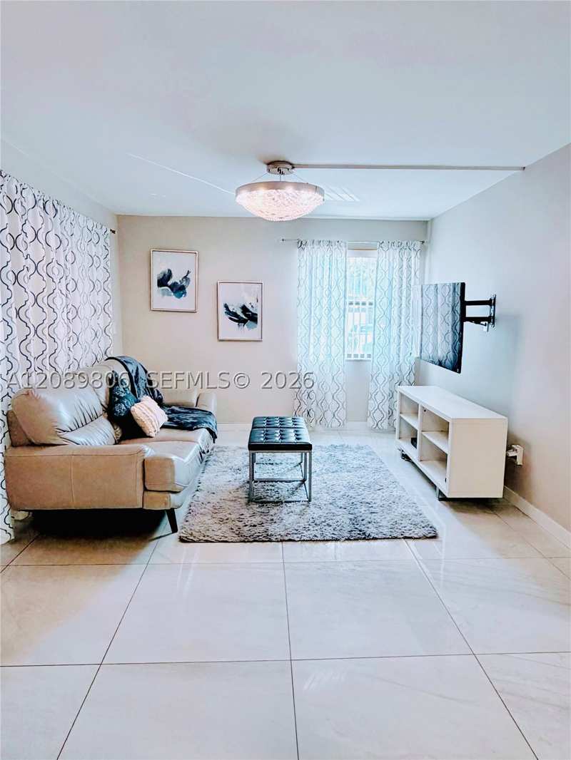 2 bedroom Condominium at 20120 NE 3rd Ct 7, Quatraine Condo II Ph III, Miami — photo 1
