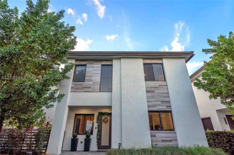4 bedroom SingleFamilyResidence at 4363 NW 81st Ave, Canarias East, Doral — photo 1