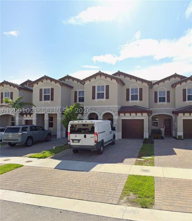 3 bedroom Townhouse at 12525 NW 23rd Pl, Golf Ests 1st Addn, Miami — photo 1