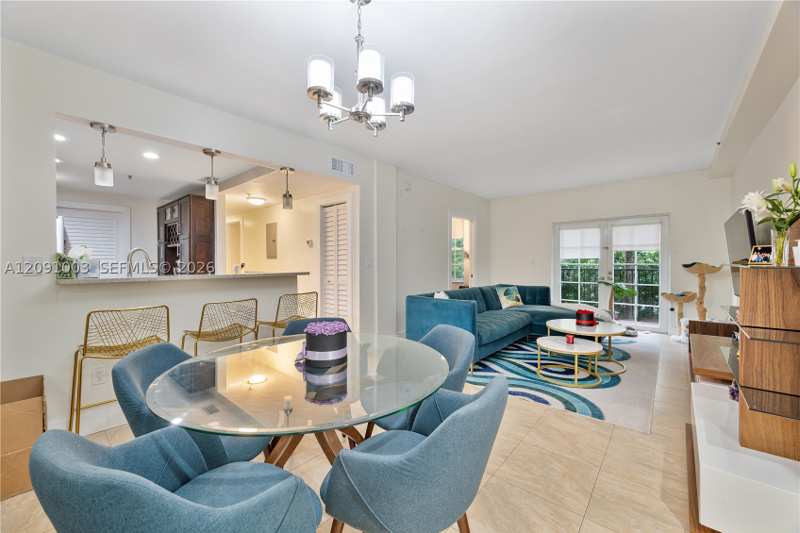 3 bedroom Condominium at 323 Navarre Ave 101, The Gallery Plaza Condo, Coral Gables — photo 1