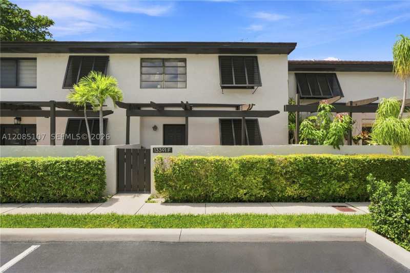 3 bedroom Townhouse at 13391 SW 88th Ter F, Calusa Point, Miami — photo 1