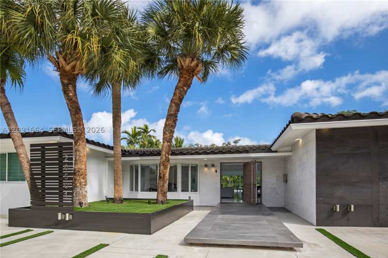 4 bedroom SingleFamilyResidence at 20501 NE 22nd Pl, Highland Oak Gardens Sec, Miami — photo 1