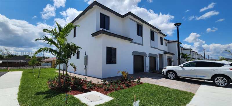 4 bedroom Townhouse at 15720 SW 136th Way, Century Garden South, Miami — photo 1