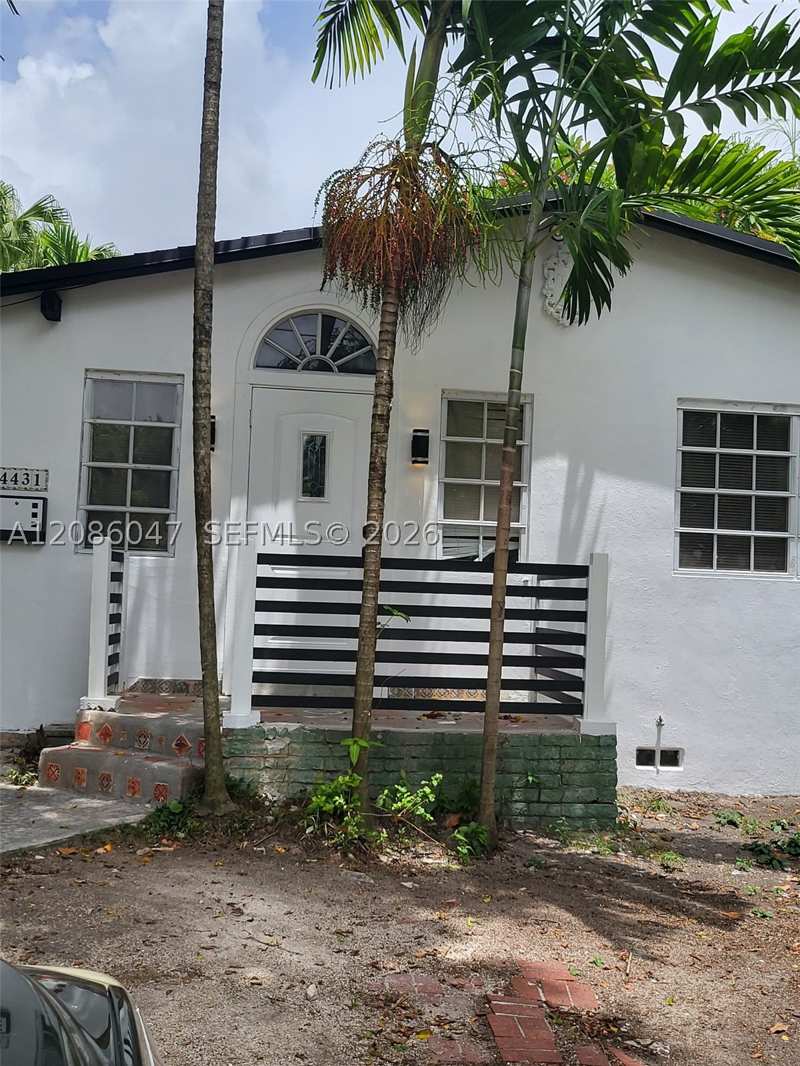 2 bedroom SingleFamilyResidence at 4431 SW 10th St, Trail Park, Miami — photo 1