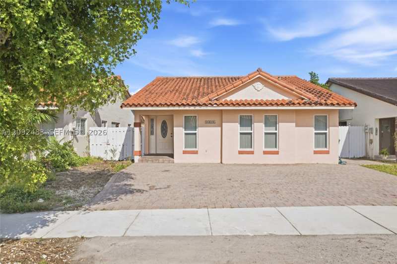 3 bedroom SingleFamilyResidence at 12641 NW 102nd Pl, Gardens Of El Jardin Sec, Hialeah Gardens — photo 1