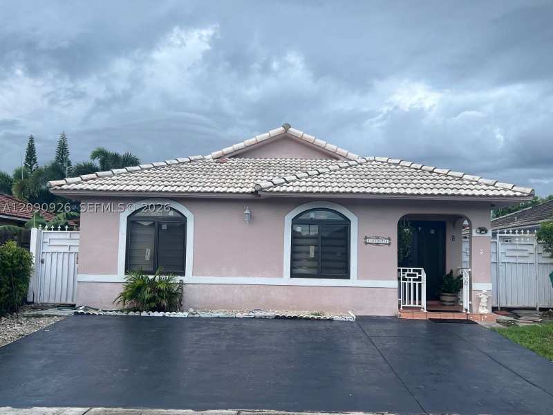 4 bedroom SingleFamilyResidence at 10071 NW 127 terrace, Golden Eagle Estates, Hialeah Gardens — photo 1