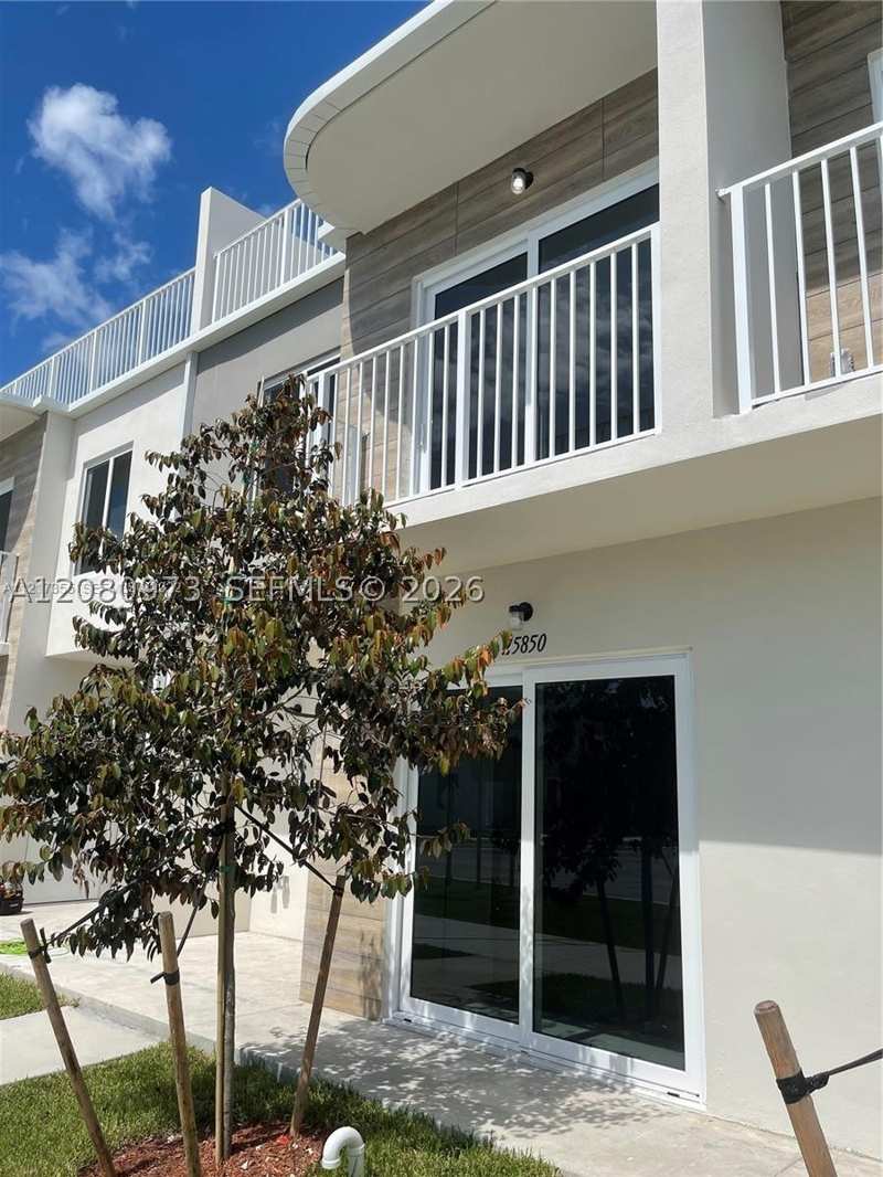 4 bedroom Townhouse at 25850 SW 144th Ave, Paradise One, Homestead — photo 1