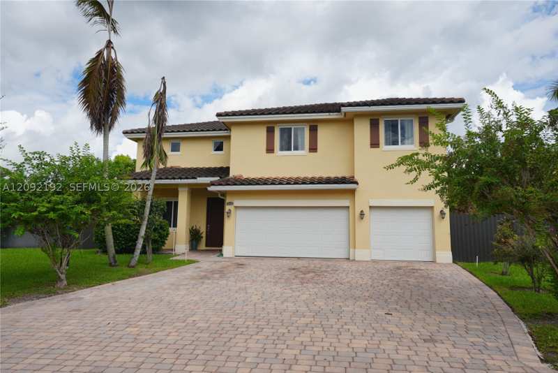 6 bedroom SingleFamilyResidence at 13261 SW 209th St, Bonita Grand Estates Sout, Miami — photo 1