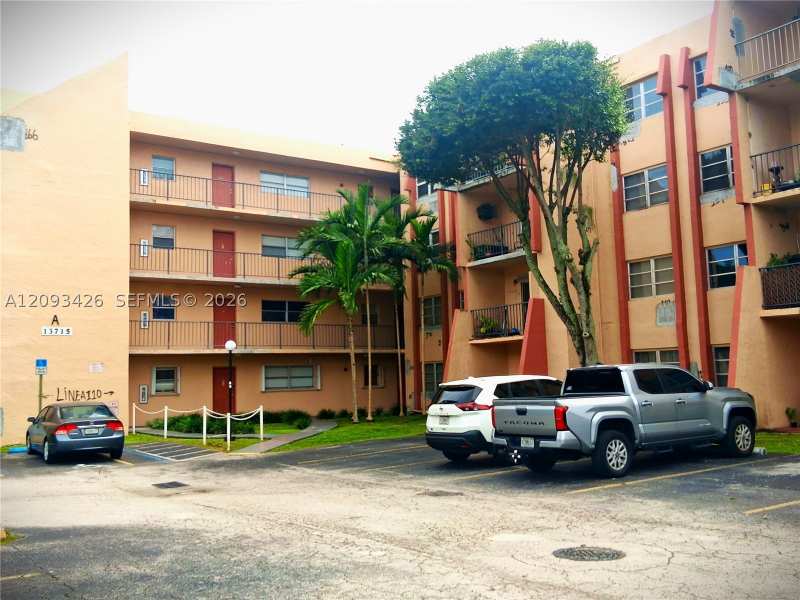 3 bedroom Condominium at 13715 Kendale Lakes Cir A-107, Ramblewood Condo A, Miami — photo 1