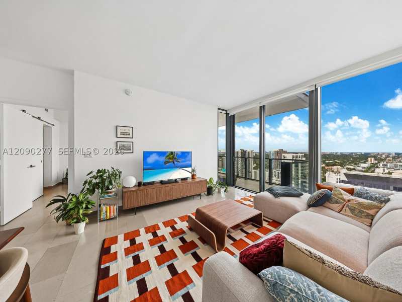 1 bedroom Condominium at 88 SW 7th St 2506, Rise Condo, Miami — photo 1