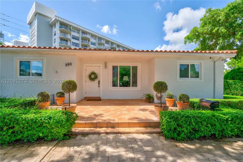 3 bedroom SingleFamilyResidence at 890 NE 168th St, Panuleta Gardens, North Miami Beach — photo 1