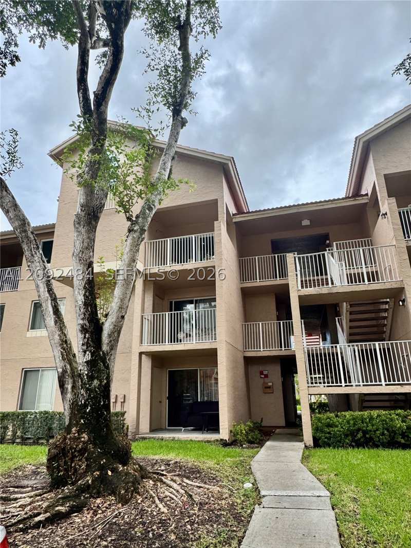 2 bedroom Condominium at 10521 SW 157th Pl 306, Royal Palm Place, Miami — photo 1