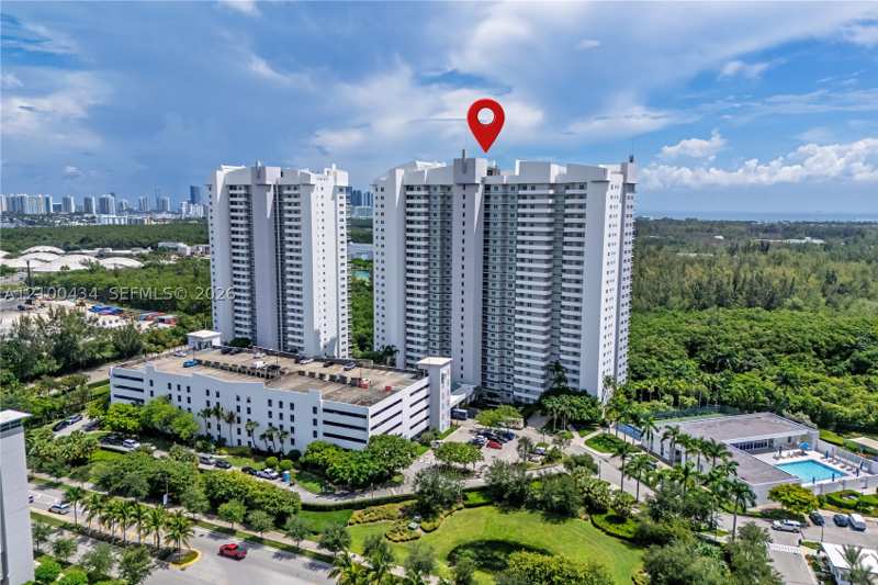 3 bedroom Condominium at 14951 Royal Oaks Ln 709, The Oaks I Condo, North Miami — photo 1