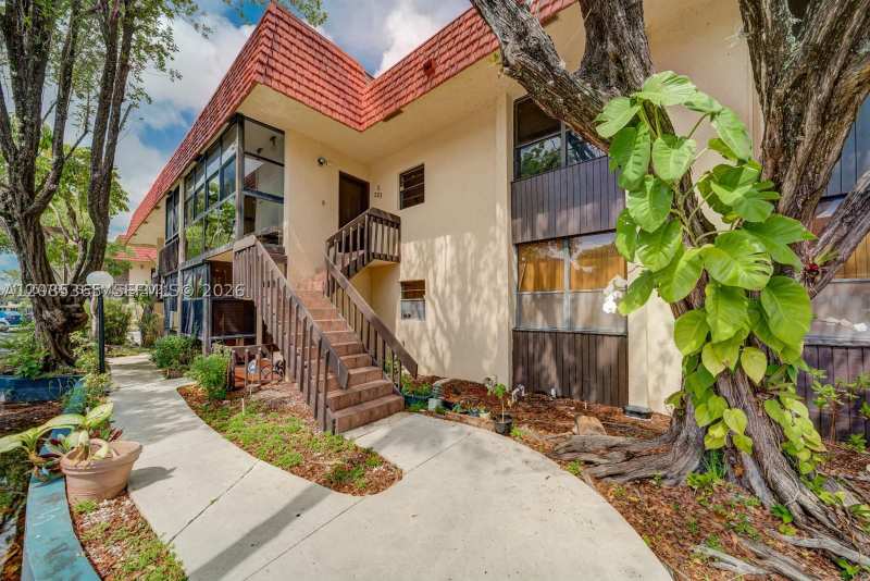 2 bedroom Condominium at 780 NE 199th St 206E, Northlake Vlg At Calif Cl, North Miami Beach — photo 1