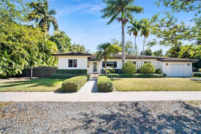 3 bedroom SingleFamilyResidence at 330 Viscaya Ave, Coconut Grove Sec 1-Coral, Coral Gables — photo 1