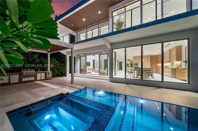 5 bedroom SingleFamilyResidence at 4125 NW 5th Ave, Allendale Sub Db 943-562, Miami — photo 1