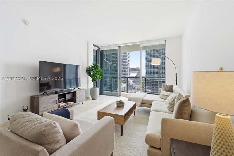 1 bedroom Condominium at 68 SE 6th St 1106, Reach Condo, Miami — photo 1