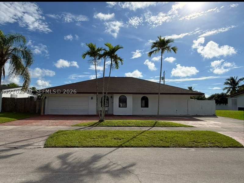 5 bedroom SingleFamilyResidence at 14643 SW 104th Ave, Richmond Hgts Ests 3rd Ad, Miami — photo 1