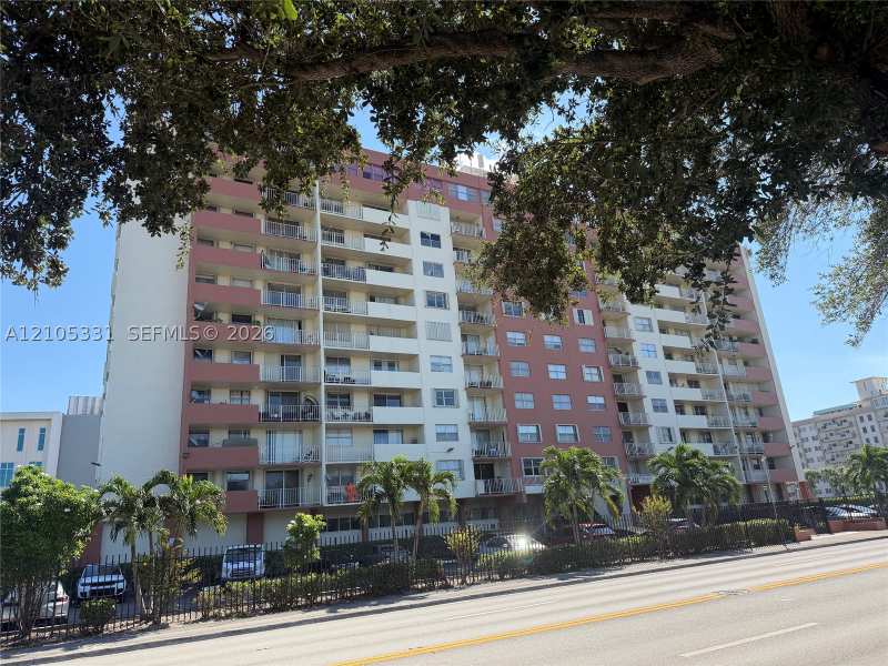3 bedroom Condominium at 4675 W 18th Ct 902, Plaza Of Westland Condo, Hialeah — photo 1