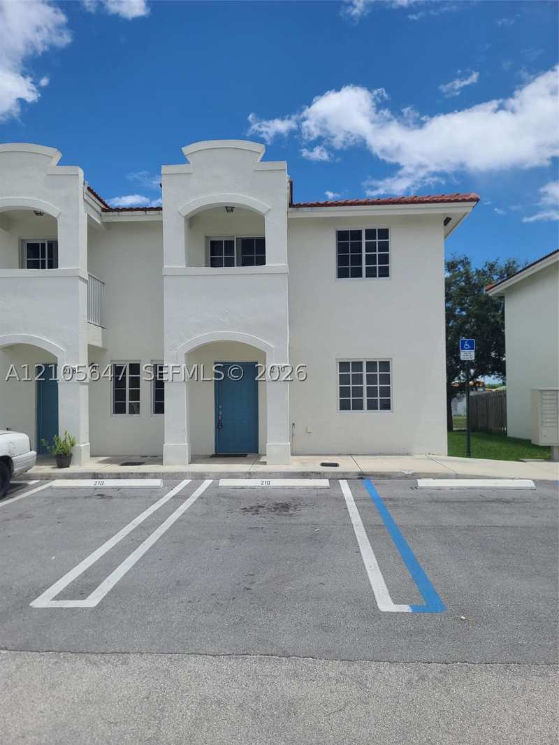 3 bedroom Townhouse at 210 SW 3rd Ct, Jalil Subdivision, Florida City — photo 1