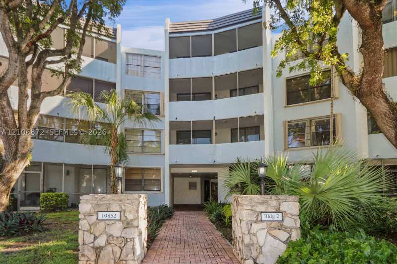 2 bedroom Condominium at 10852 N Kendall Dr 103, Kendall Gate Condo, Miami — photo 1