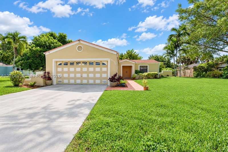 4 bedroom SingleFamilyResidence at 14750 SW 156th St, Kings Grant East, Miami — photo 1