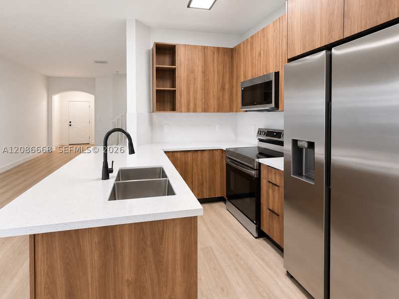 3 bedroom Townhouse at 10720 NW 82nd Ter 7-8, Leeward At Islands At Dor, Doral — photo 1