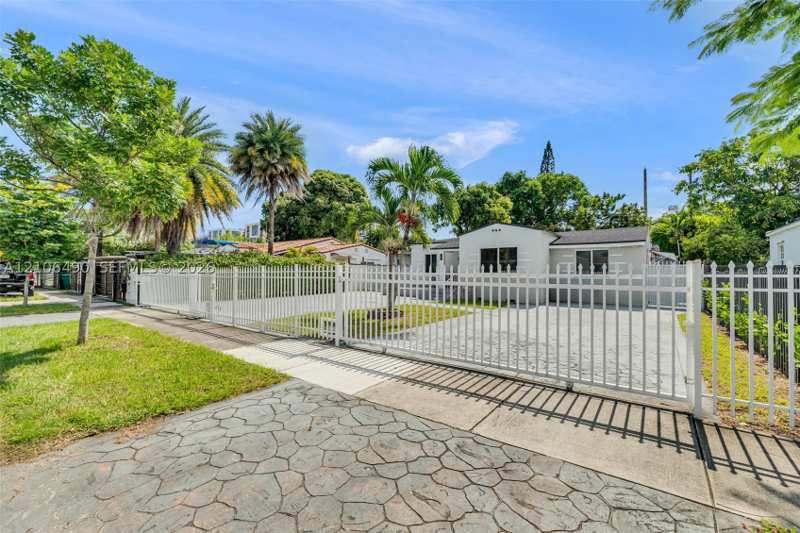 7 bedroom SingleFamilyResidence at 3840 NW 12th St, Le Jeune Manors, Miami — photo 1