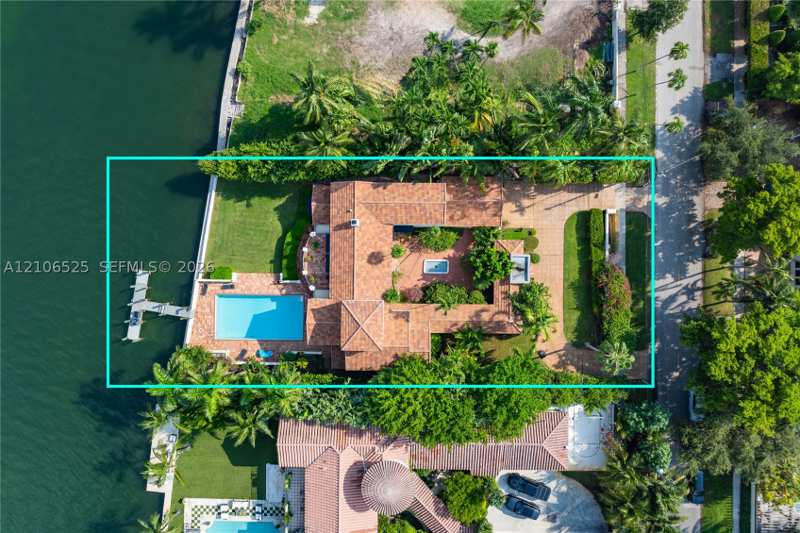 8 bedroom SingleFamilyResidence at 4760 N Bay Rd, Nautilus Sub, Miami Beach — photo 1