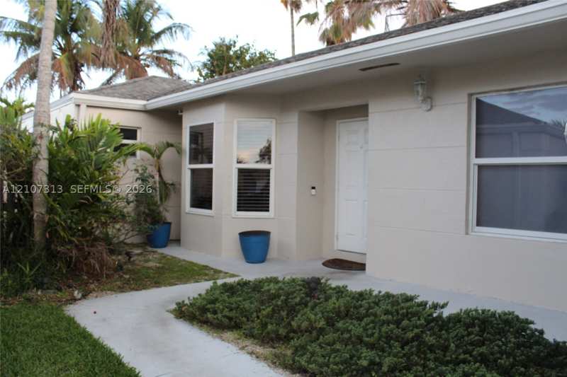 3 bedroom SingleFamilyResidence at 9818 SW 222nd Ter, Lakes By The Bay Sec 5, Cutler Bay — photo 1