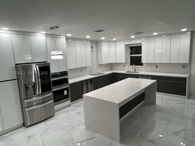 5 bedroom SingleFamilyResidence at 5193 NW 108th Path, Piazza Vecchia, Doral — photo 1