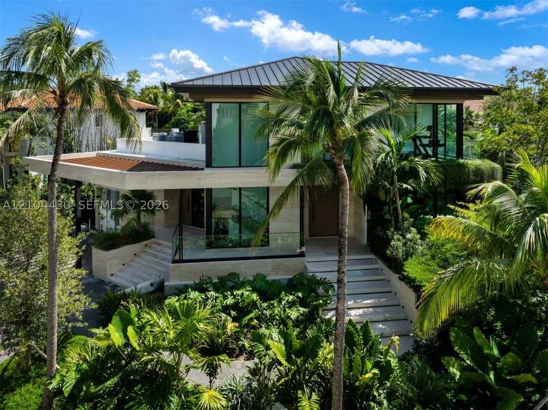6 bedroom SingleFamilyResidence at 360 Harbor Ln, Biscayne Key Estates, Key Biscayne — photo 1