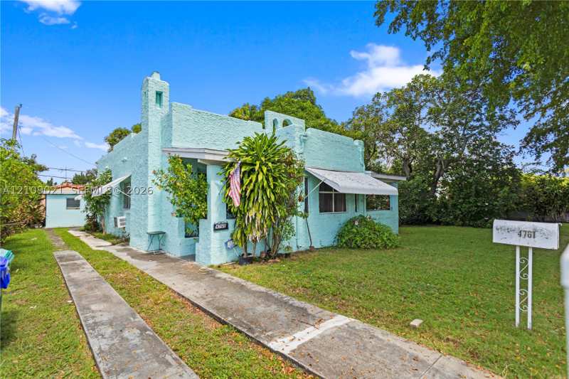 3 bedroom SingleFamilyResidence at 4761 SW 5th St, Bowman Heights, Miami — photo 1