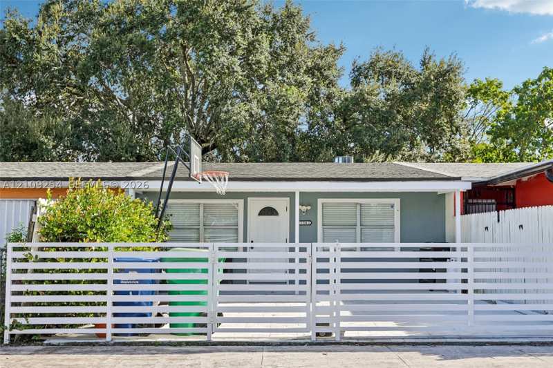 2 bedroom Townhouse at 21342 NW 40th Cir Ct, Vista Verde Townhouse Sec, Miami Gardens — photo 1