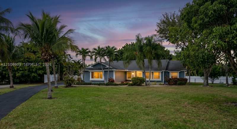 4 bedroom SingleFamilyResidence at 15440 SW 148th Pl, Kings Grant East, Miami — photo 1