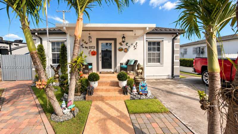 2 bedroom SingleFamilyResidence at 1971 NW 36th Ave, Grapeland Heights Sec 2, Miami — photo 1
