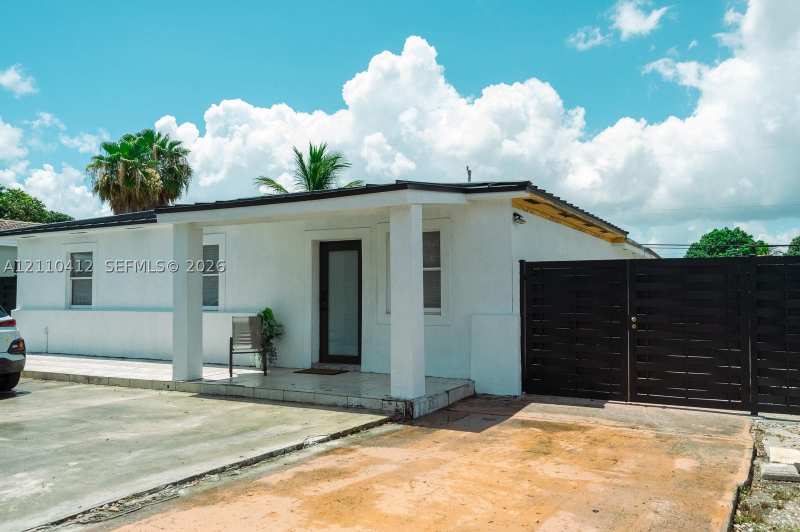 3 bedroom SingleFamilyResidence at 90 E 41st St, Mosers Addn To Hialeah, Hialeah — photo 1