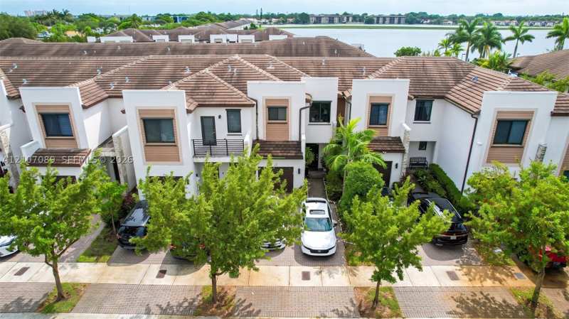 3 bedroom Townhouse at 530 NE 207th St, Via Ventura Neighborhood, Miami — photo 1