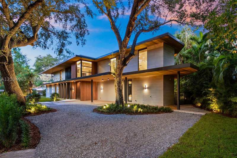 6 bedroom SingleFamilyResidence at 4253 Ingraham Hwy, Sunshine Villas, Miami — photo 1